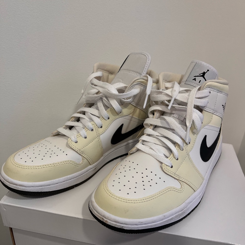 AJ1 Coconut Milk